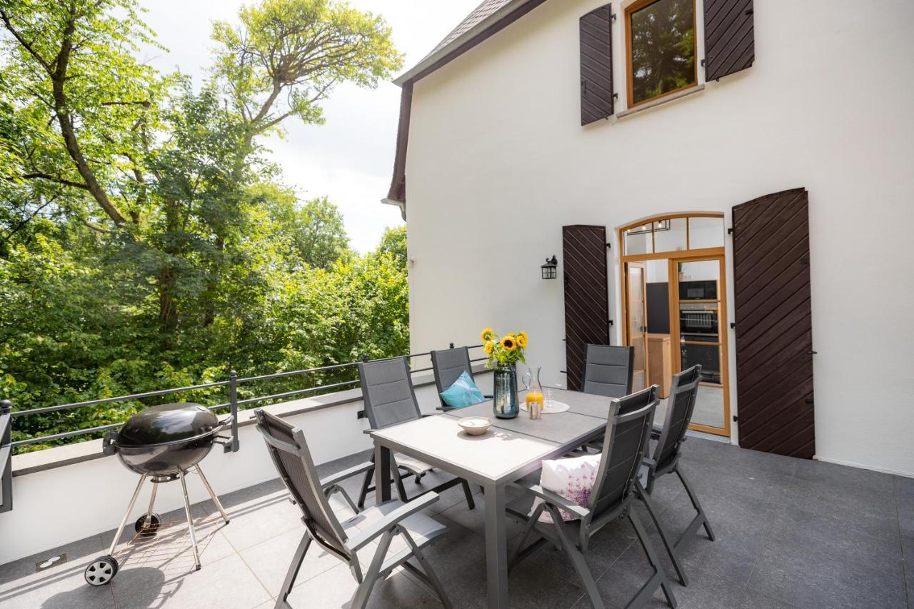 Landhaus Karbach Komplett Oder Einzelne Wohneinheiten Villa Inkl Sauna Bzw Waldhaeuschen Hirten Exterior photo