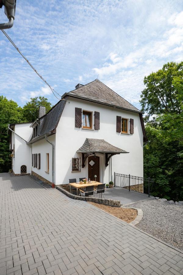 Landhaus Karbach Komplett Oder Einzelne Wohneinheiten Villa Inkl Sauna Bzw Waldhaeuschen Hirten Exterior photo